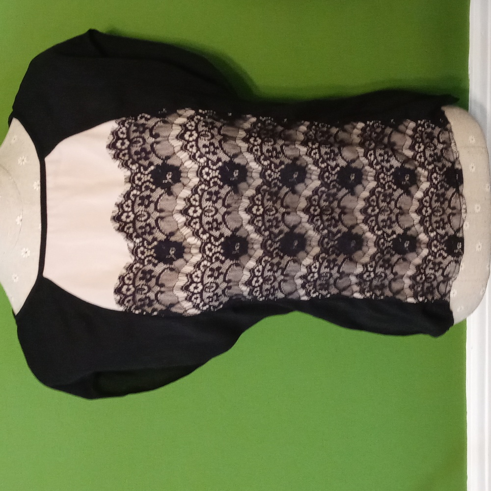 Willi Smith Short Sleeved Blouse 🎉Final Sale